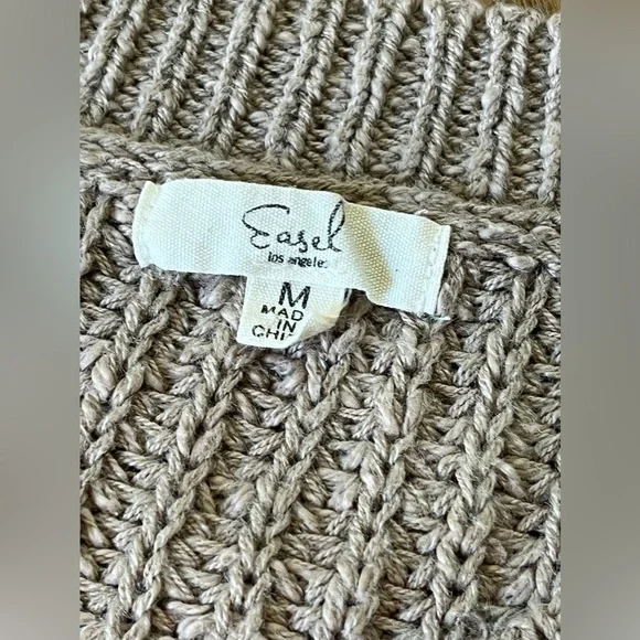 𝐄𝐀𝐒𝐄𝐋 Cropped V Neck Sweater - Picture 2 of 2